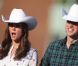  Calamity Kate de Cambridge et Buffalo Bill de Galles très complices et enthousiastes au Stampede, grand-messe mondiale du rodéo à Calgary. 
 William et Kate, Royal Tour au Canada, jour 8 (jeudi 7 juillet 2011). Pour l'avant-dernier jour de leur visite officielle, le prince William et son épouse la duchesse Catherine de Cambridge ont rallié Calgary, leur dernière étape au Canada avant un déplacement de trois jours à Los Angeles. 