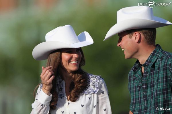 Les sensations fortes étaient au rendez-vous pour les séduisants Calamity Kate et Buffalo Bill de Galles lors du Stampede, la grand-messe mondiale du rodéo à Calgary. 
 William et Kate, Royal Tour au Canada, jour 8 (jeudi 7 juillet 2011). Pour l'avant-dernier jour de leur visite officielle, le prince William et son épouse la duchesse Catherine de Cambridge ont rallié Calgary, leur dernière étape au Canada avant un déplacement de trois jours à Los Angeles.