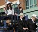  Les sensations fortes étaient au rendez-vous pour les séduisants Calamity Kate et Buffalo Bill de Galles lors du Stampede, la grand-messe mondiale du rodéo à Calgary. 
 William et Kate, Royal Tour au Canada, jour 8 (jeudi 7 juillet 2011). Pour l'avant-dernier jour de leur visite officielle, le prince William et son épouse la duchesse Catherine de Cambridge ont rallié Calgary, leur dernière étape au Canada avant un déplacement de trois jours à Los Angeles. 