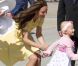  La rencontre avec Diamond Marshall, une fillette de 6 ans atteinte d'un cancer qui s'est jetée dans ses bras sur le tarmac de l'aroport de Calgary, a été un moment intense pour Kate Middleton. 
 William et Kate, Royal Tour au Canada, jour 8 (jeudi 7 juillet 2011). Pour l'avant-dernier jour de leur visite officielle, le prince William et son épouse la duchesse Catherine de Cambridge ont rallié Calgary, leur dernière étape au Canada avant un déplacement de trois jours à Los Angeles. 