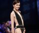 Les mannequins sexy en sous-vêtements ont réchauffé l'atmosphère lors de l'ouverture du Salon Mode City le 9 juillet à Paris. 