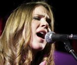 Joss Stone en concert à Londres le 1er décembre 2009. 