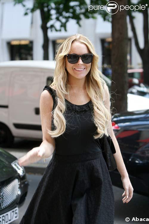 Lindsay Lohan se promène à Paris, le 13/05/08