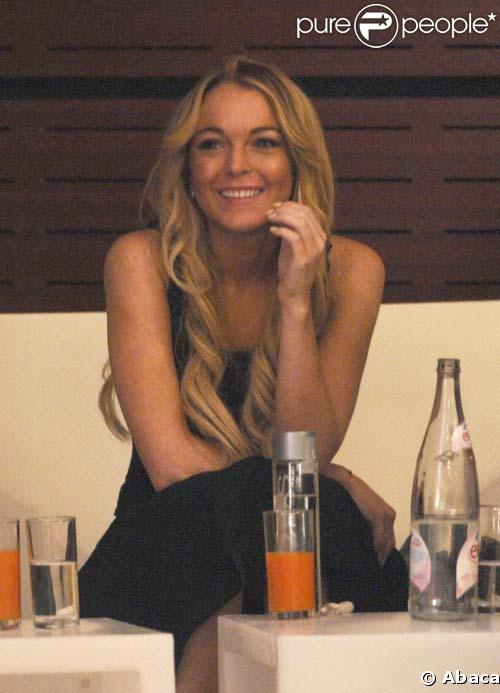 Lindsay Lohan se promène à Paris, le 13/05/08