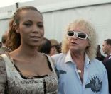 Danyellah et Michel Polnareff, entourés de Nicole et Gilbert Coullier ainsi que de Nicolas Sarkozy, le 14 juillet 2007.