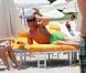 Le transat, un refuge à peu près sûr pour échapper aux fans.
Blake Griffin, Rookie of the Year 2011 de la NBA, tentait le 15 juillet 2011 de profiter de ses vacances sur la plage de Miami avec une bande d'amis. Pas évident après avoir dynamité la saison de basket...