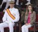 Letizia et Felipe d'Espagne sur leur trône lors de la cérémonie de remise des titres de la Marine à Pontevedra, le 16 juillet 2011