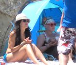 Pink passe une après-midi à la plage avec son mari Carey Hart et leur bébé Willow. Los Angeles, 4 juillet 2011