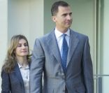 Nouvelle sortie officielle pour Letizia d'Espagne et son prince Felipe. Cervantes, 20 juillet 2011