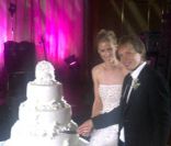 Elena Dementieva, 29 ans, s'est mariée avec son compagnon de longue date le joueur de hockey sur glace Maxim Afinogenov, sur le toit du Ritz-Carlton à Moscou, le 16 juillet 2011. De nombreuses amies tenniswomen russes étaient présentes, notamment vera Zvonareva, repartie avec le bouquet de la mariée.