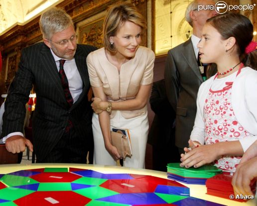 Le prince Philippe et la princesse Mathilde de Belgique inaugurent l'exposition Science au Palais, le 20 juillet 2011 au Palais Royal, à Bruxelles.
