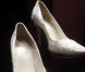 Les chaussures et bijoux de Kate Middleton sont exposés dès le 23 juillet 2011 au palais de Buckingham, à Londres. Une création de Sarah Burton.