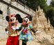 Mickey et Minnie ont fait la fête lors de l'inauguration du grand château de sable de la Belle au Bois Dormant à Paris Plages, le 23 juillet 2011 