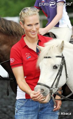 Zara Phillips, mariée depuis le 30 juillet 2011; était déjà de retour aux affaires le 2 août 2011, pour procéder au lancement officiel de sa ligne de vêtements d'équitation pour enfants, ZP 176 Kids, élaborée avec l'équipementier Musto. Ses demoiselles d'honneur Nell Maude et Jazz Jocelyn ont joué les mannequins.