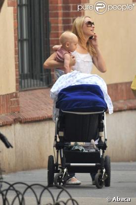Promenade New Yorkaise pour Naomi Watts et bébé