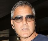 George Clooney à l'aéroport de Los Angeles, le 25 juillet 2011