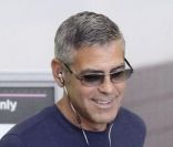 George Clooney à l'aéroport de Los Angeles, le 25 juillet 2011