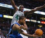 Kendrick Perkins, 26 ans, pivot du Thunder D'Oklahoma City en NBA après avoir été un pilier des Celtics de Boston, a été arrêté dans la nuit du 12 au 13 août 2011 à Beaumont (Texas).