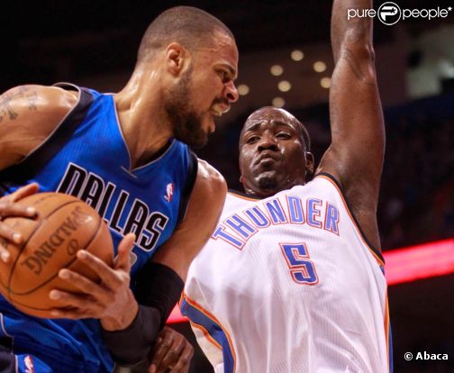 Kendrick Perkins, 26 ans, pivot du Thunder D'Oklahoma City en NBA après avoir été un pilier des Celtics de Boston, a été arrêté dans la nuit du 12 au 13 août 2011 à Beaumont (Texas).