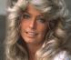 Less is more, et Farrah Fawcett savait si bien gérer le nude. Teint unifié sans en avoir l'air, mascara, baume hydratant sur les lèvres et blush discret, l'actrice a révolutionné l'idée du make up... sans que cela se voit. 
