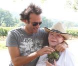 Régine et Anthony Delon : Ils ne se lâchent pas la grappe !