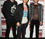 Chris Wolstenholme, bassiste de Muse âgé de 32 ans, a annoncé en août 2011 que sa femme Kelly attendait leur sixième enfant, pour février 2012.