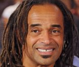 Yannick Noah lors de l\'enregistrement de l\'émission Vivement Dimanche en octobre 2010 <br />