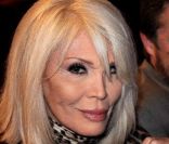 Amanda Lear sera le 14 septembre au théâtre de la Renaissance pour la pièce  Lady Oscar , l'occasion d'une interview sans tabous !
