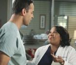 Chandra Wilson et Daniel Sunjata dans  Grey's Anatomy .
