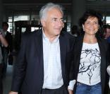 Dominique Strauss-Khan et Anne Sinclair à l'aéroport JFK pour prendre le vol Air France 017 en direction de Paris, le 3 septembre 2011.