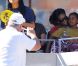 Michelle Obama s'est déplacée à Flushing Meadows vendredi 9 septembre 2011 pour le 12e jour de l'US Open. Elle a suivi la passe d'armes intense entre Andy Murray et John Isner avec sa fille Malia tendrement sur ses genoux. 