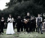 Live de Dead man's bones, dont Ryan Gosling est le chanteur et guitariste 
     