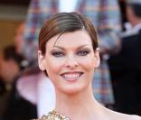 Linda Evangelista portait haut les couleurs de L'Oréal