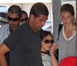 Athina Onassis, son époux Doda, et son adorable belle-fille Vivienne, quittent le Brésil. 5 septembre 2011