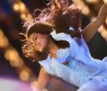 Eva Mendes pour la publicité du parfum Angel de Thierry Mugler