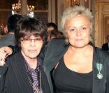 Tony Krantz, Muriel Robin et Tony Gomer en 2007, lorsque Muriel Robin est élevée au rang de chevalier dans l'ordre des arts et des lettres