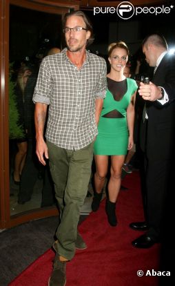 Britney Spears assiste, avec Jason Trawick, à la soirée de lancement de sa tournée européenne, vendredi 16 septembre 2011, au Sanctum Soho Hotel, à Londres.
