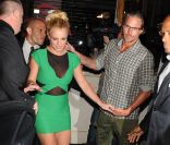 Britney Spears assiste, avec Jason Trawick, à la soirée de lancement de  sa tournée européenne, vendredi 16 septembre 2011, au Sanctum Soho  Hotel, à Londres.