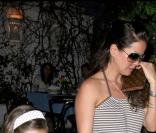 Brooke Burke sort entre filles 