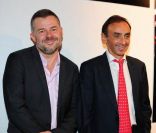 Eric Naulleau et Eric Zemmour lors des 25 ans de Paris Première au Grand Palais, à Paris. Le 20 septembre 2011