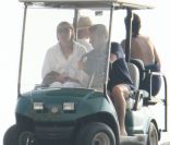 Carla Bruni-Sarkozy et Nicolas Sarkozy en juillet 2011 lors de leur séjour au Fort de Brégançon