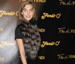 Le top Arizona Muse lors de la soirée Fendi à Milan le 22 septembre 2011