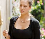 Jessica Alba lors d'une balade à Los Angeles le 22 septembre 2011