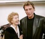 Exclusif - Paulette Dubost, ici avec Johnny Hallyday, le 28 février 2010 à Paris