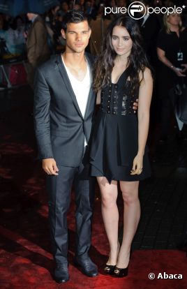 Lily Collins et Taylor Lautner lors de l'avant-première du film Identité secrète à Londres le 26 septembre 2011