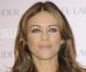 Elizabeth Hurley, engagée, lors de l'événement organisé par Estée Lauder pour promouvoir le mois de sensibilisation au cancer du sein, à Londres, le 29 septembre 2011