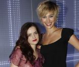 Roxane Mesquida et Pauline Lefèvre, complices au défilé Dior le 30 septembre à Paris. 