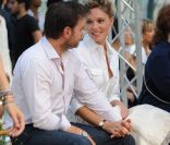 Clovis Cornillac et sa compagne Lilou Fogly au premier rang du défilé Alexis Mabille à Paris le 2 octobre 2011