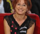 Geneviève Gil durant le tournage de l'émission Vivement Dimanche diffusée le 9 octobre 2011 
