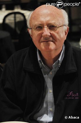 Vladimir Cosma a perdu son père le pianiste et chef d'orchestre Teodor Cosma, mort le 6 octobre 2011. Un hommage lui sera rendu le 14 octobre au Père-Lachaise.